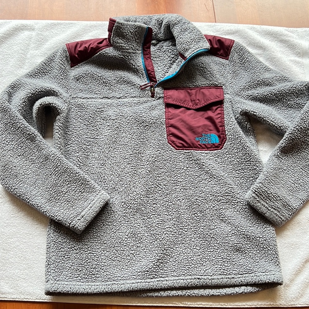 North Face mens quarter zip fleece lightweight jacket. Grey and maroon